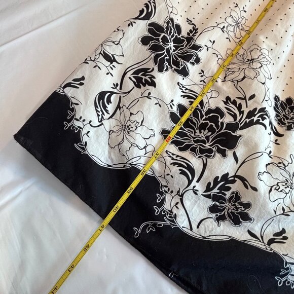 Mini Maternity Women’s M Black & White Floral Empire Waist Dress Lace Detailing - Picture 9 of 9